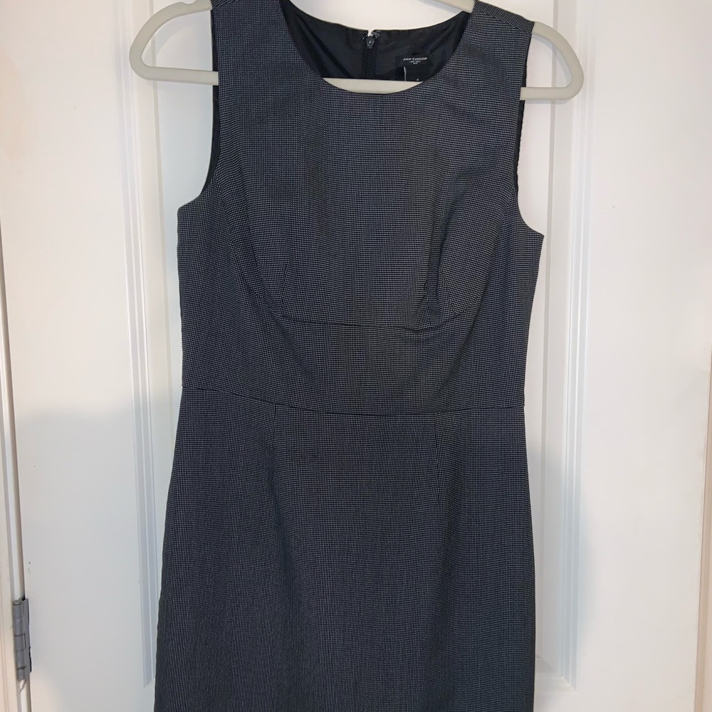 ANN TAYLOR Black & White Dress sheath $115 size 4
